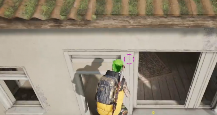 绝地求生怎么爬水管上屋顶1