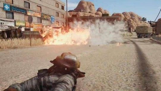 《绝地求生》烟雾弹投掷技巧3