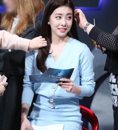 《LOL》LCK女主持疯狂暗示Faker3